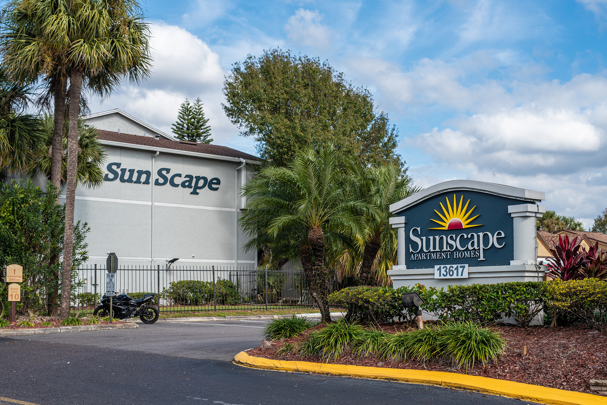 Entrance to Sunscape Apartment Homes